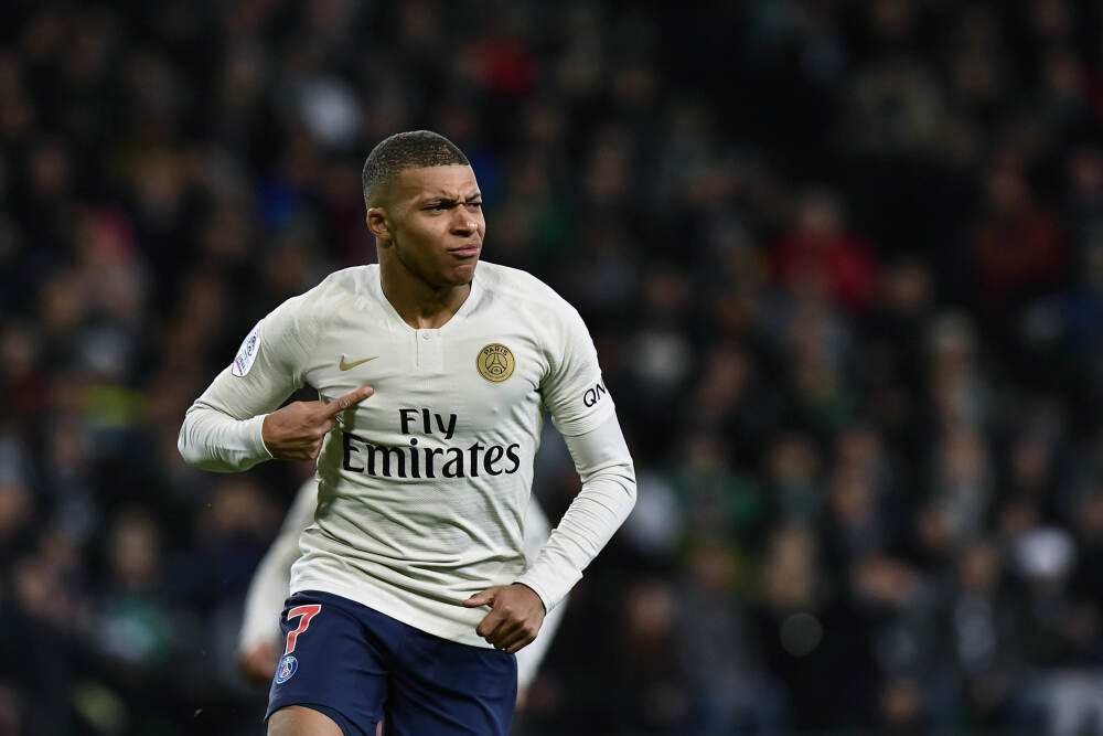 战双帕弥什：走路摇cos丽芙，白毛御姐，完美身材！